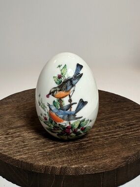 Vintage Avon Porcelain Bird Egg Figurine “Summer’s Song is Warm and Bright”